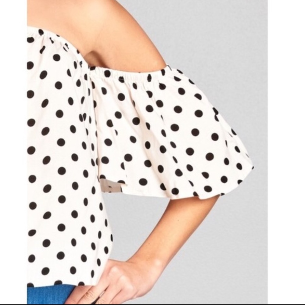 HP 🎁  Ivory Blk Polka Dots Off Shoulder Top - Picture 4 of 5